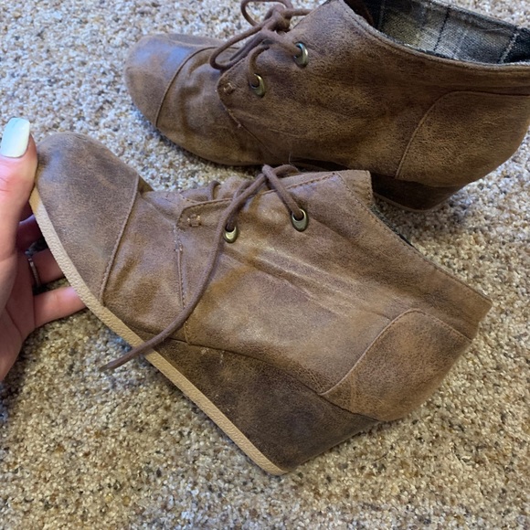 Brown wedges - Picture 3 of 3